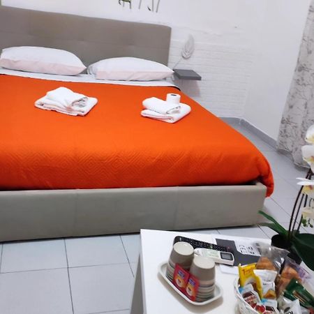 مبيت وإفطار ساليرنو Le Tre Orchidee المظهر الخارجي الصورة
