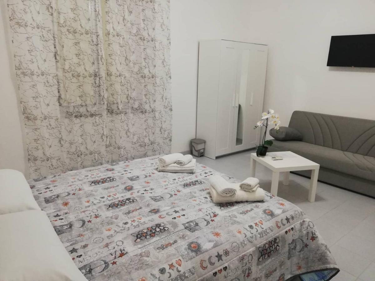 مبيت وإفطار ساليرنو Le Tre Orchidee المظهر الخارجي الصورة