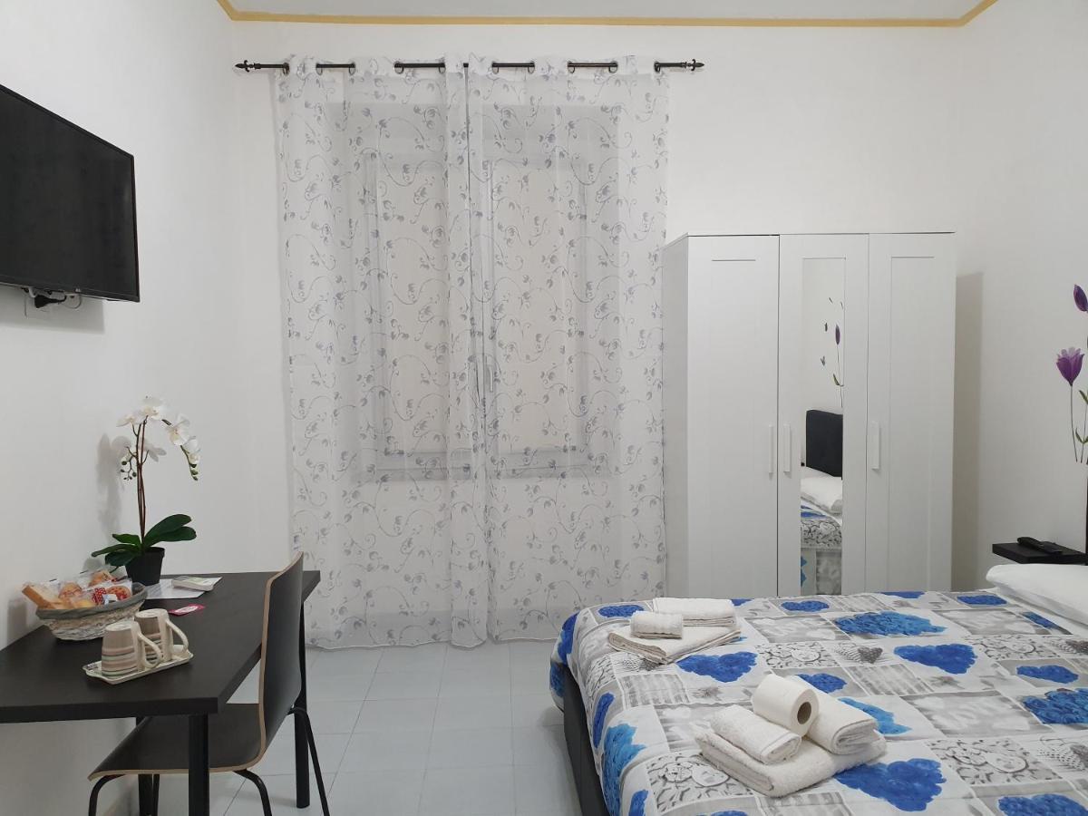 مبيت وإفطار ساليرنو Le Tre Orchidee المظهر الخارجي الصورة
